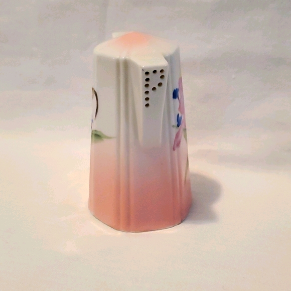 Unique Vintage Salt & Pepper Shaker Combo Japan ONE PIECE Porcelain SUPER CUTE - Picture 11 of 16